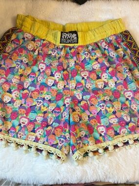 VintagePrimitive Prints Colorful Face Pattern Pom Trim Shorts - Yellow Waistband